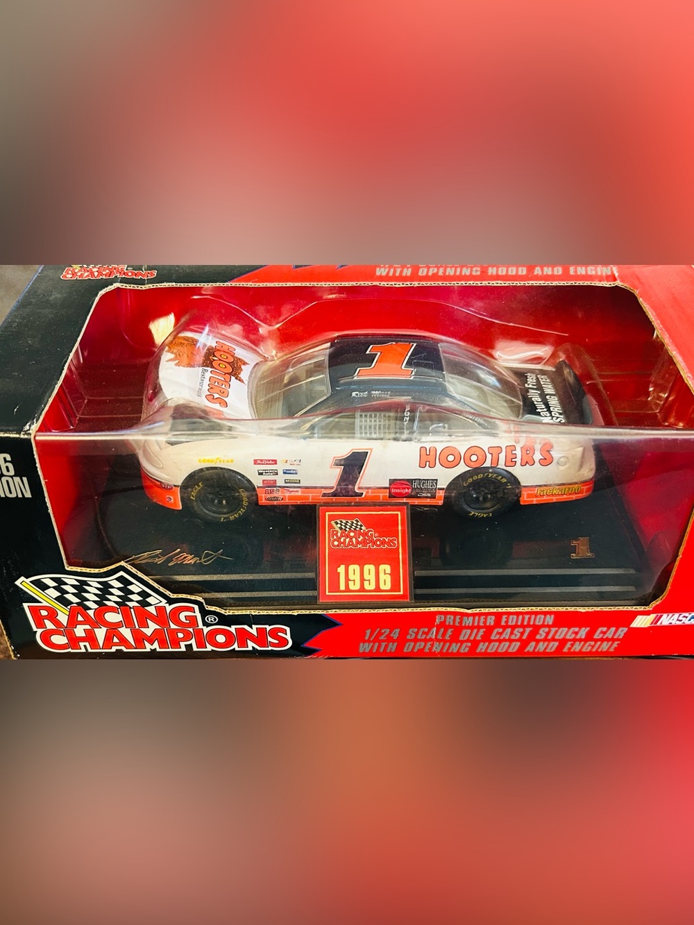 NASCAR Racing Champions 1996 Hooters Stock Car Rick Mast No 1 Diecast 1/24